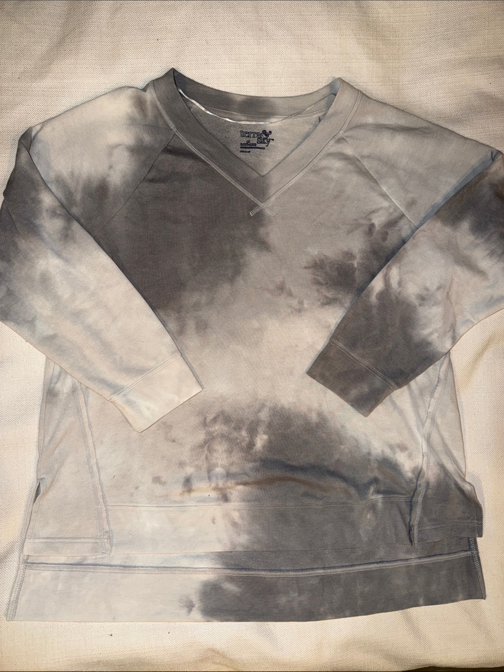 Terra & Sky Gray Tie-Dye V-Neck Women's Sweatshirt